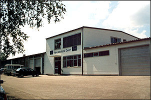 其主導產品有:電站鍋爐噴燃器火嘴、過熱器梳形卡、 穩燃體、中心筒、風帽等耐熱件;煤粉管、灰渣管、護瓦,鍋爐護瓦,磨煤機進出口料斗、襯板、防磨板等耐磨、耐腐蝕鑄件。,工廠,廠商-山東金山鍋爐風帽鑄造